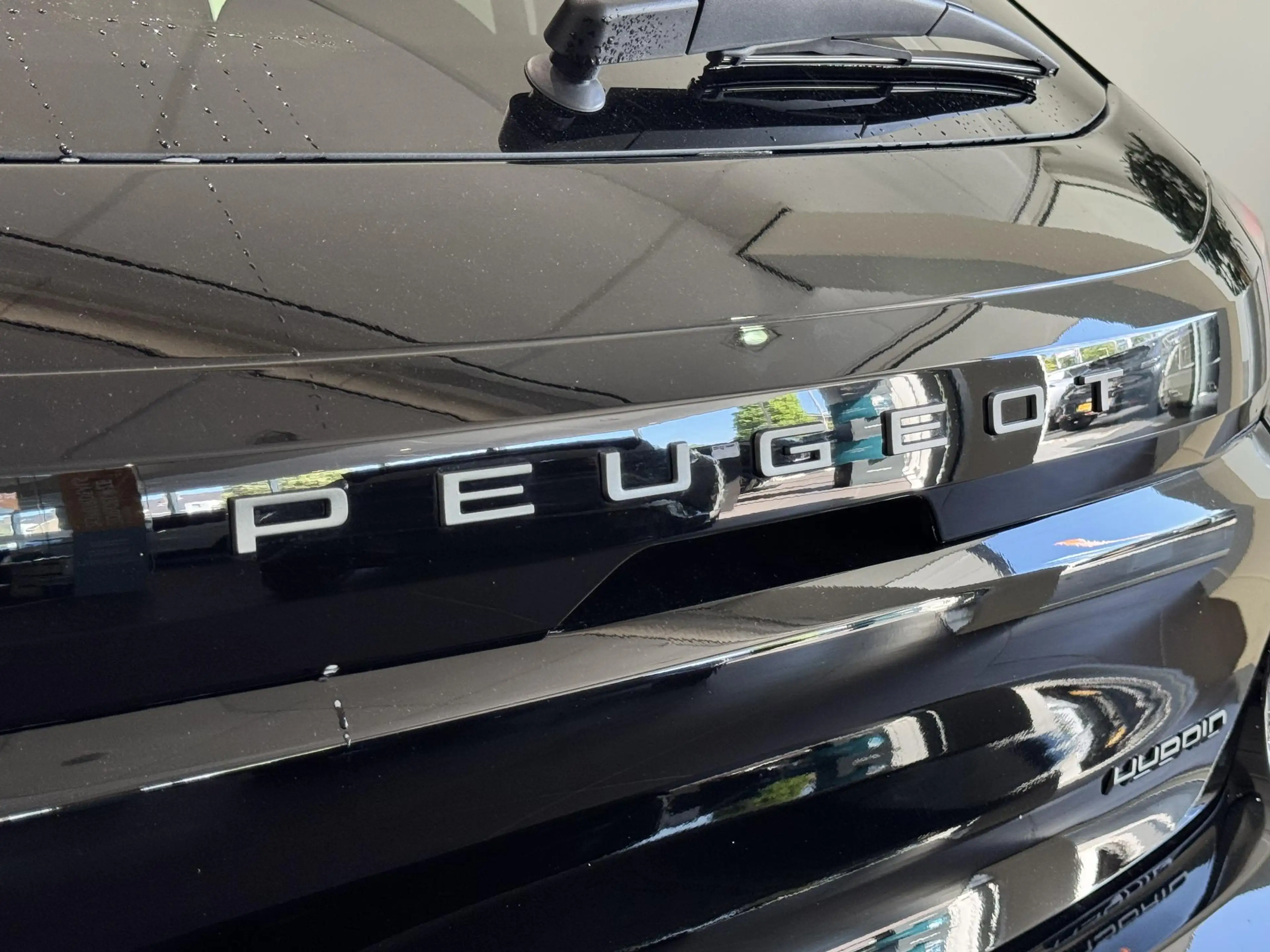 Peugeot 208 1.2 Hybrid 110 e-DCS6 GT — photo 13