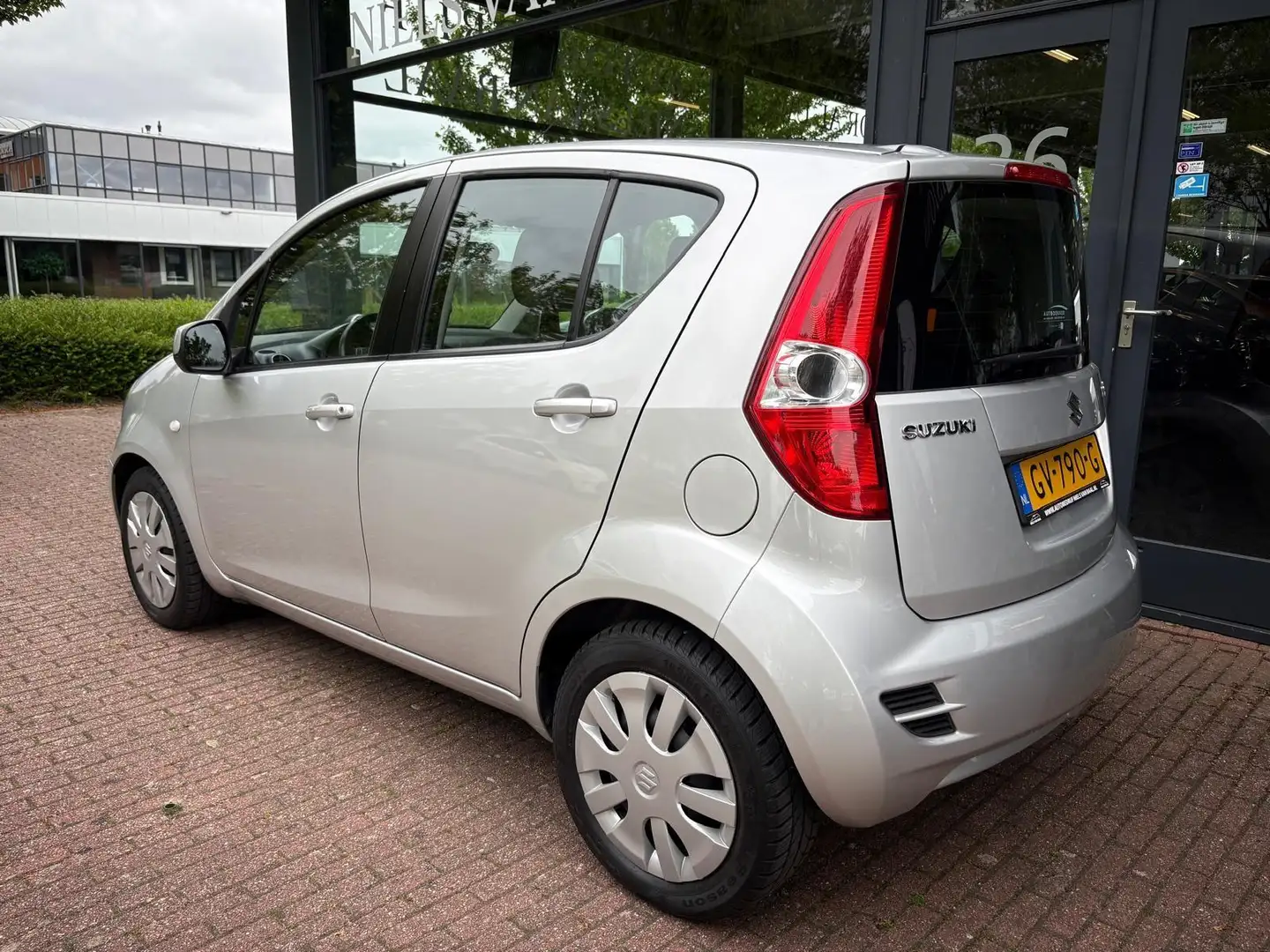 Suzuki Splash 1.0 VVT Comfort EASSS Airco/Nieuwst./96Dkm NAP Gri - 2