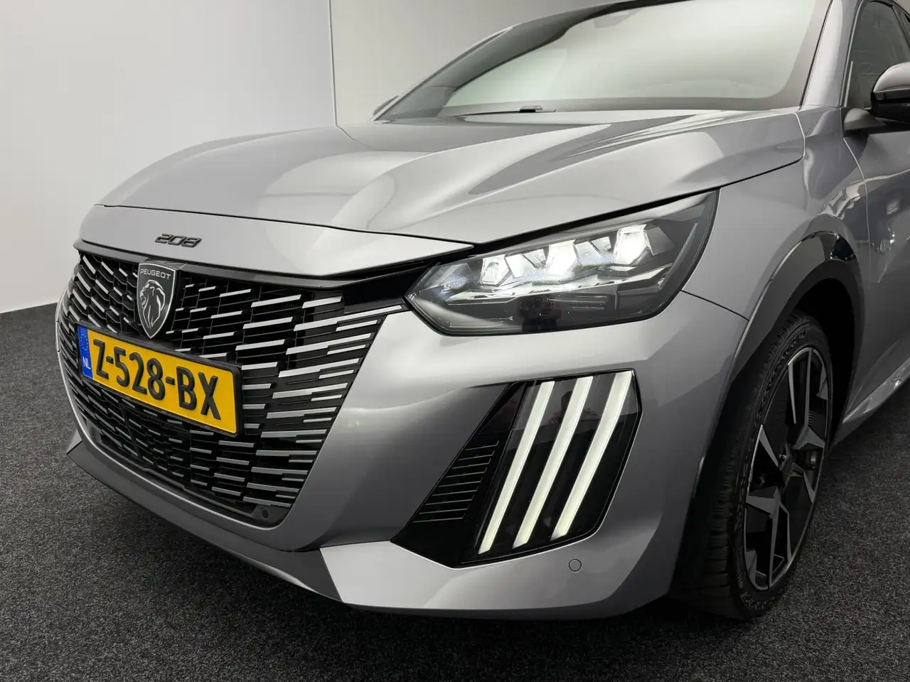 Peugeot E-208 EV GT 51 kWh 3-Fase SOH 96,5% Warmtepomp 3D i-, миниатюра 3