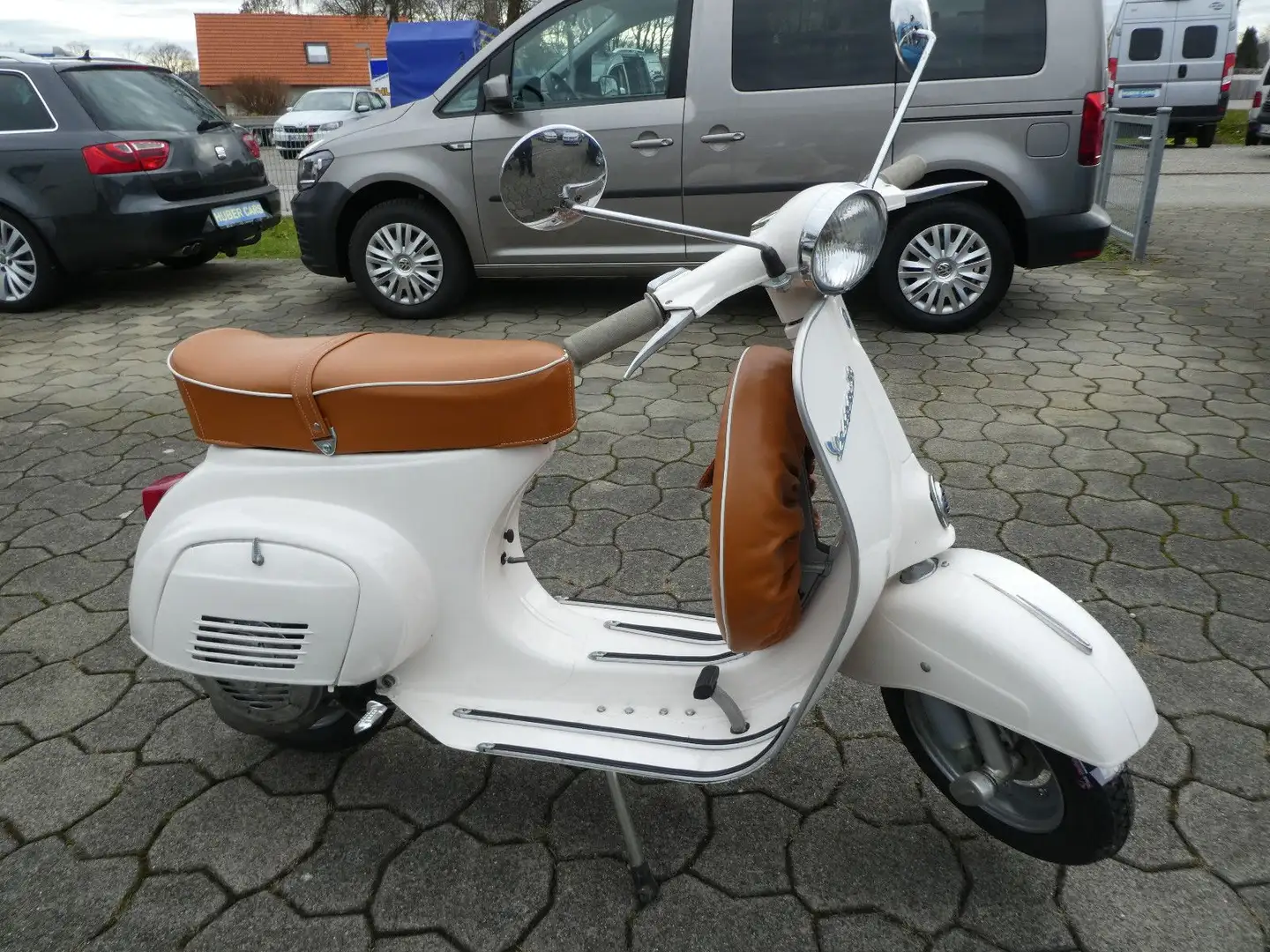Vespa 50 V5A Bílá - 1