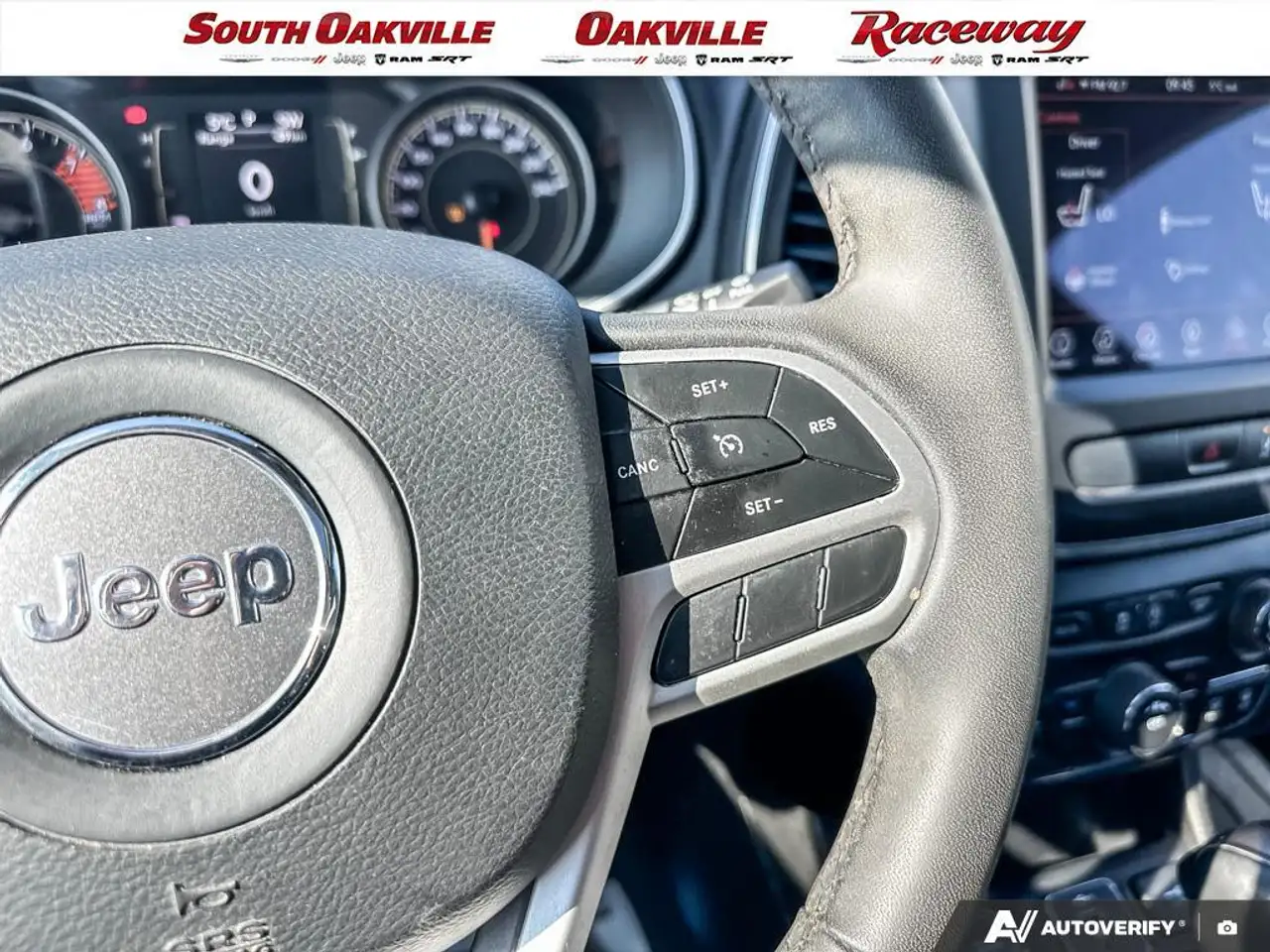 Jeep Cherokee снимка Jeep Cherokee