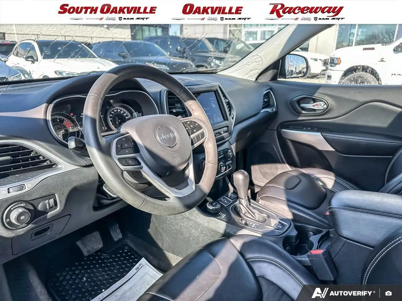 Jeep Cherokee снимка Jeep Cherokee