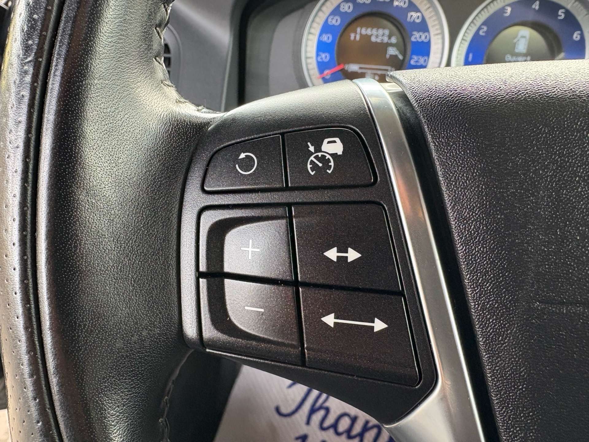 2013 Volvo XC60 AWD T6 I R-DESIGN I ACCIDENT FREE I CERTIFIED thumb 24