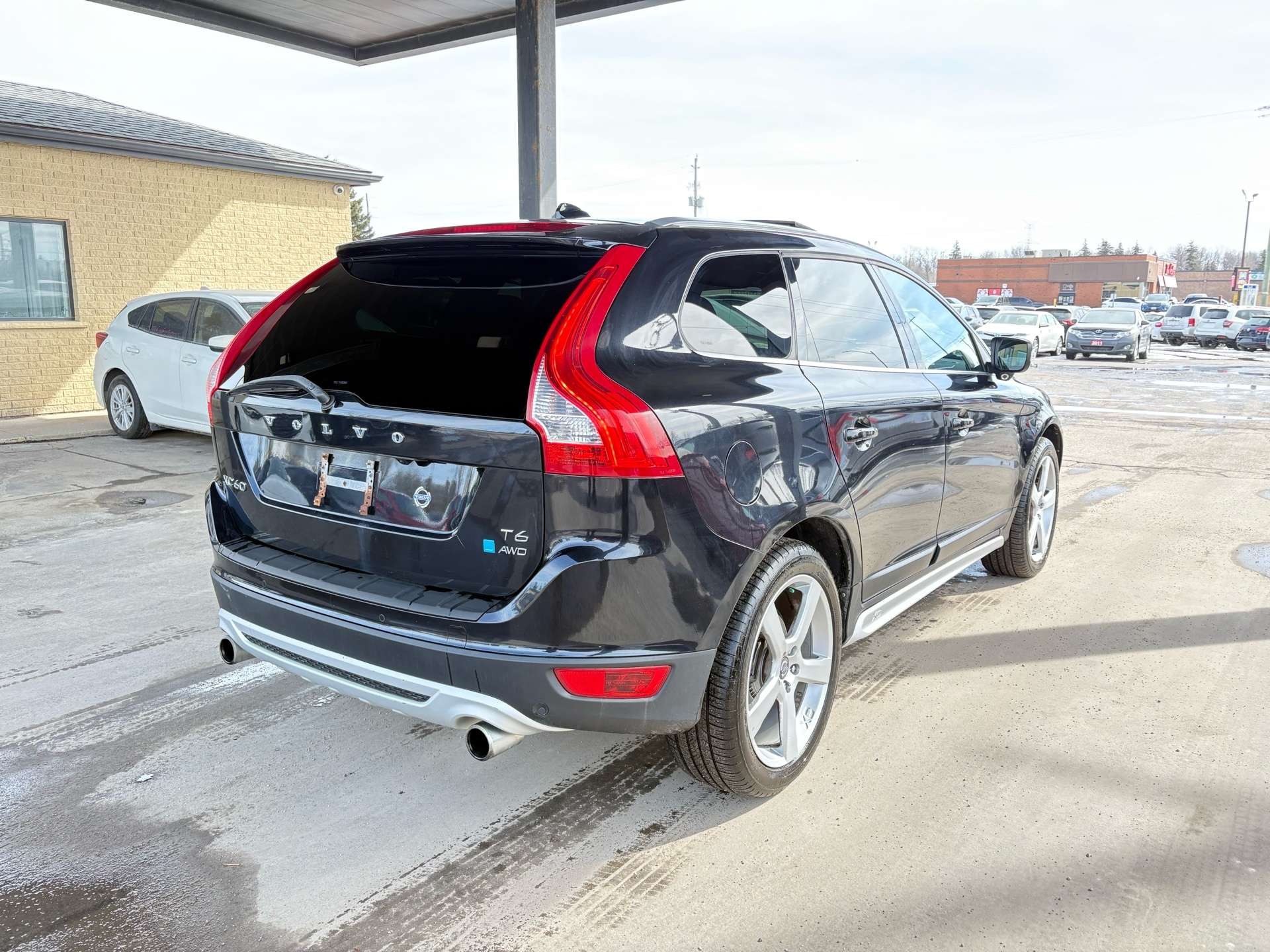 2013 Volvo XC60 AWD T6 I R-DESIGN I ACCIDENT FREE I CERTIFIED alt 4