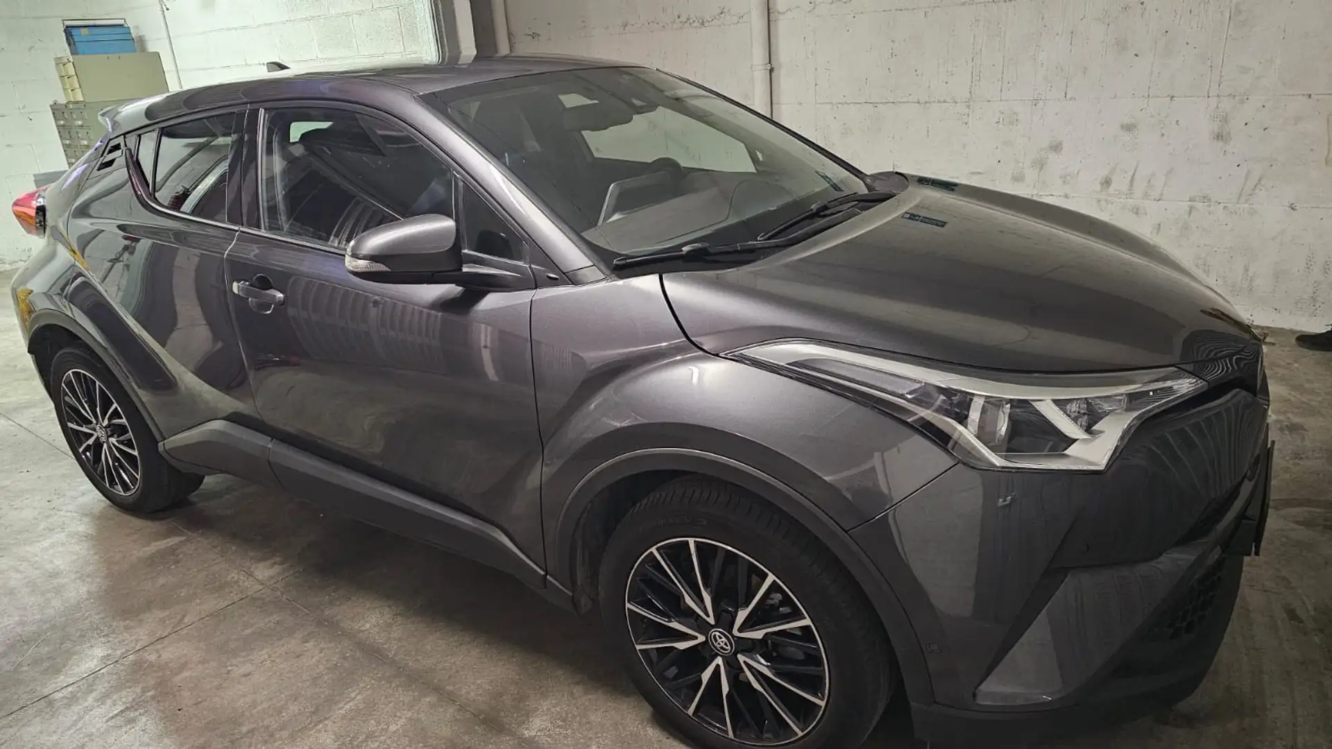 Toyota C-HR 1.2t Lounge awd cvt - 1