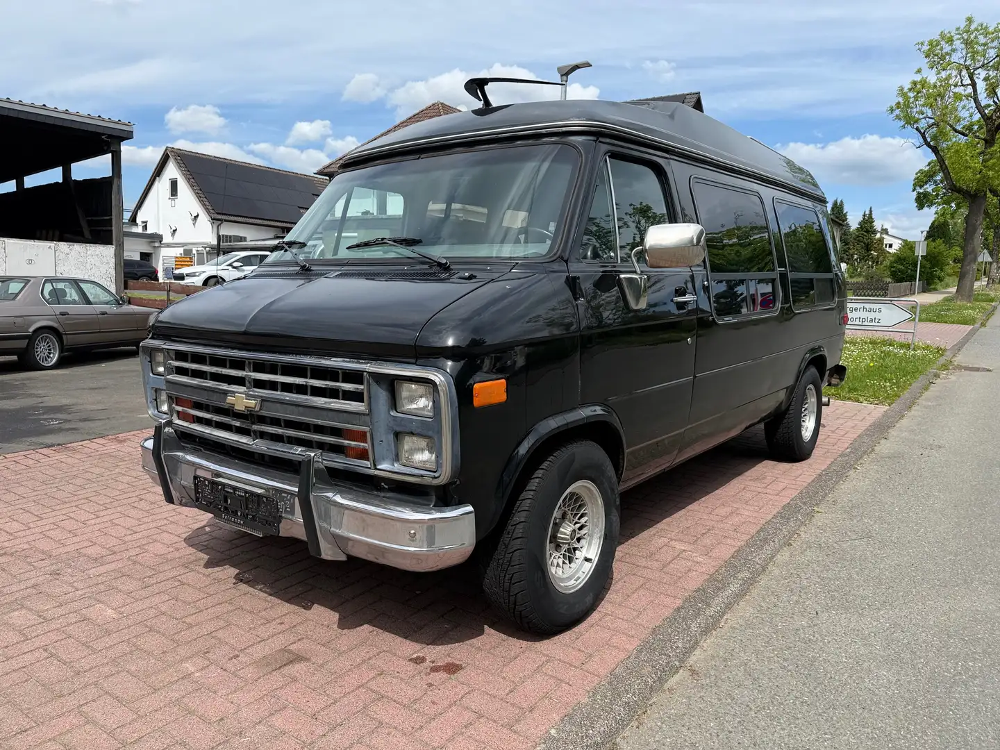 Chevrolet G 20 5.7 V8 STARCRAFT Wohnmobil CHAVY VAN Schwarz - 1