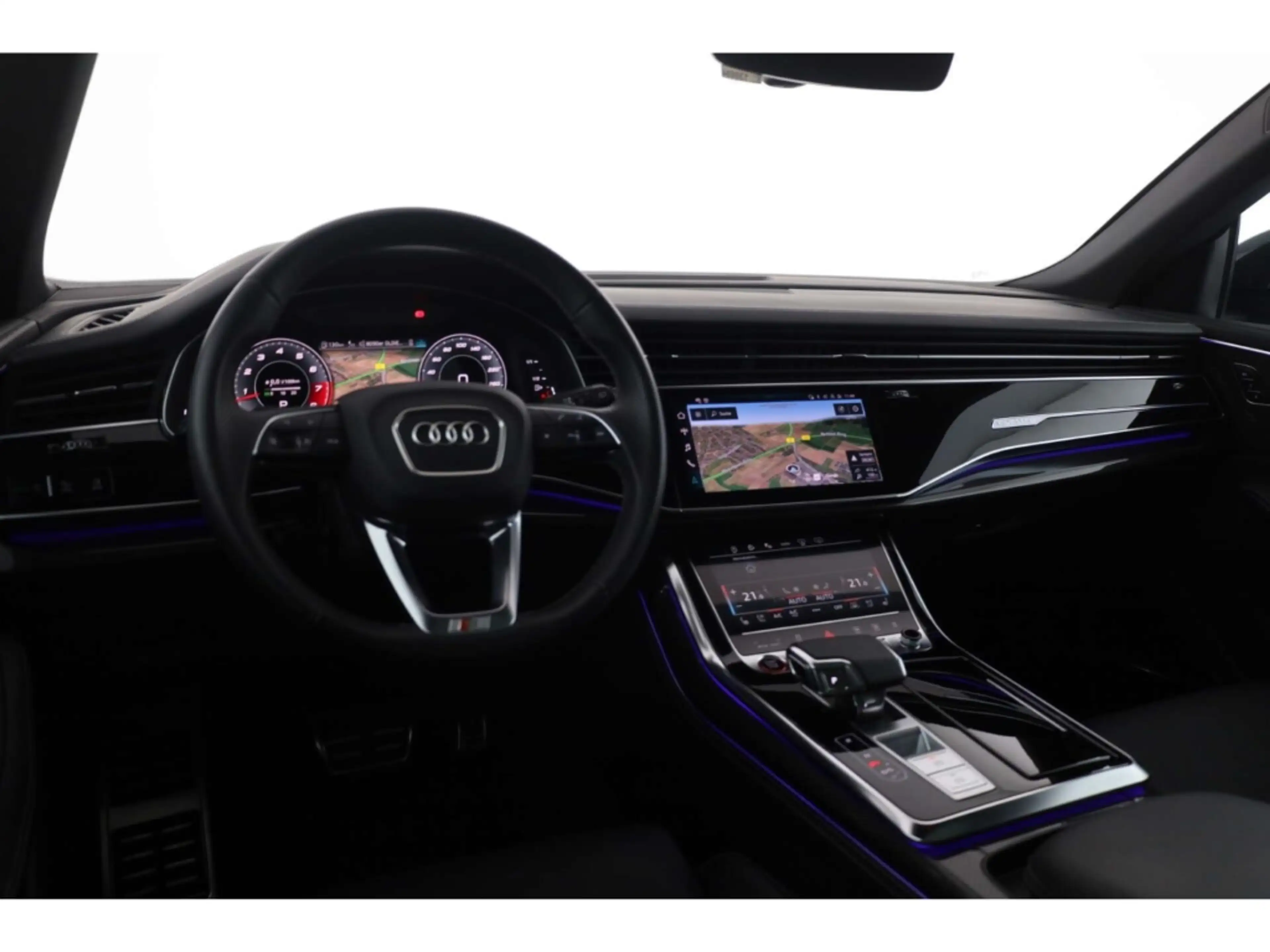 Audi SQ8 TFSI — photo 9
