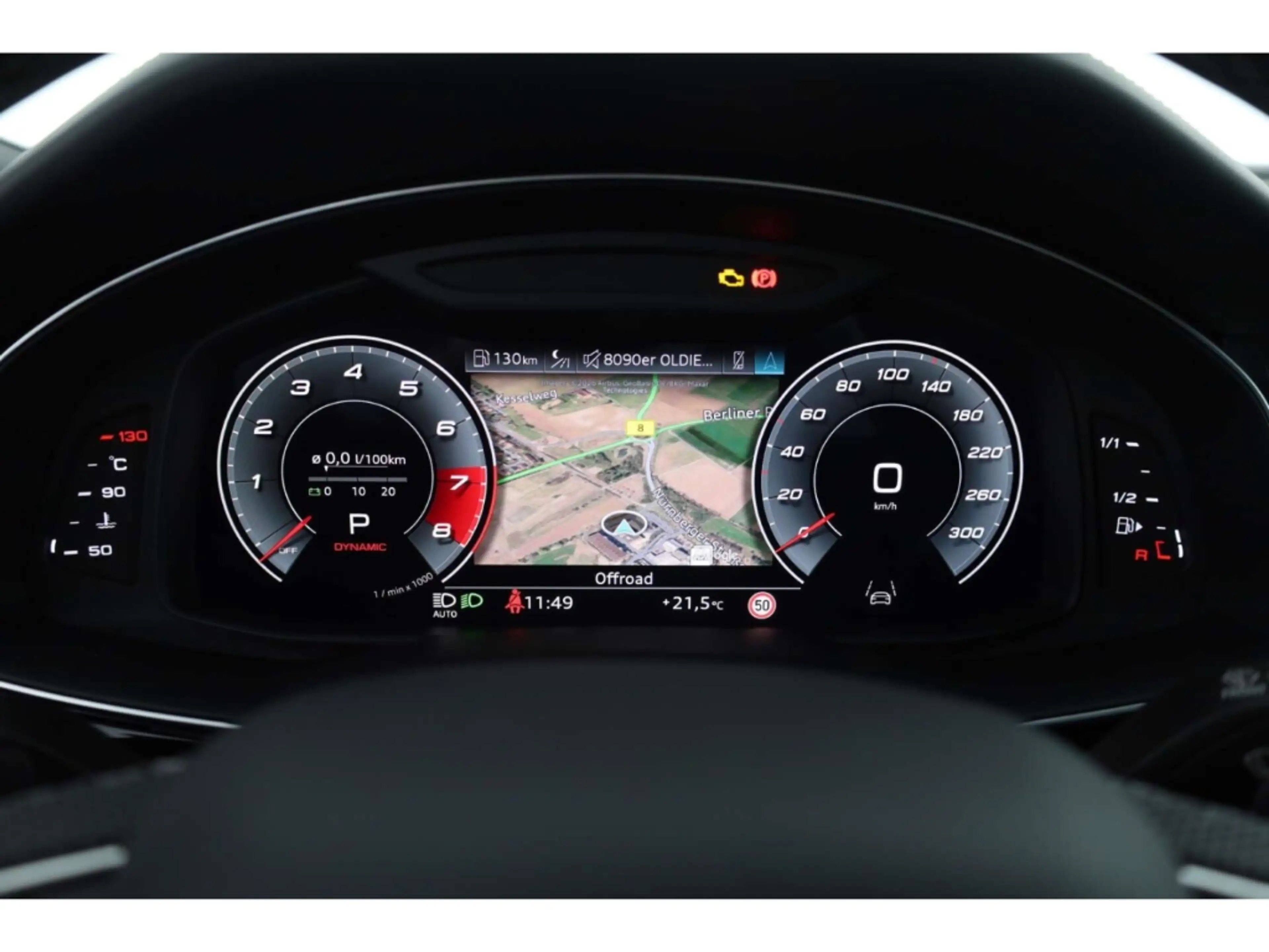 Audi SQ8 TFSI — photo 13