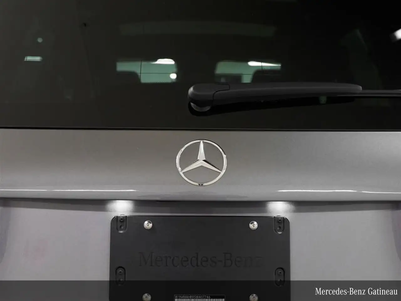 Mercedes-Benz GLB снимка Mercedes-Benz GLB