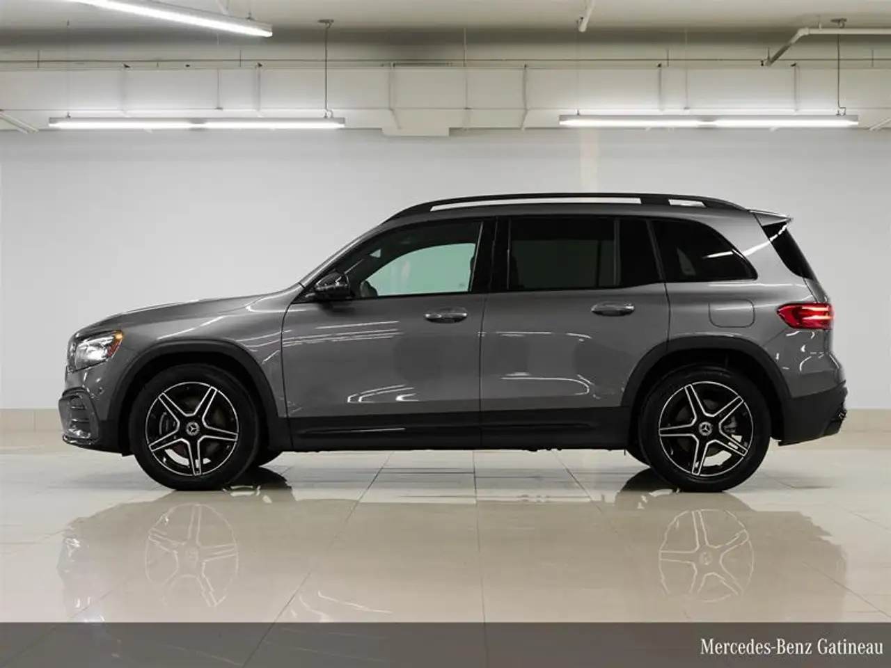 Mercedes-Benz GLB снимка Mercedes-Benz GLB