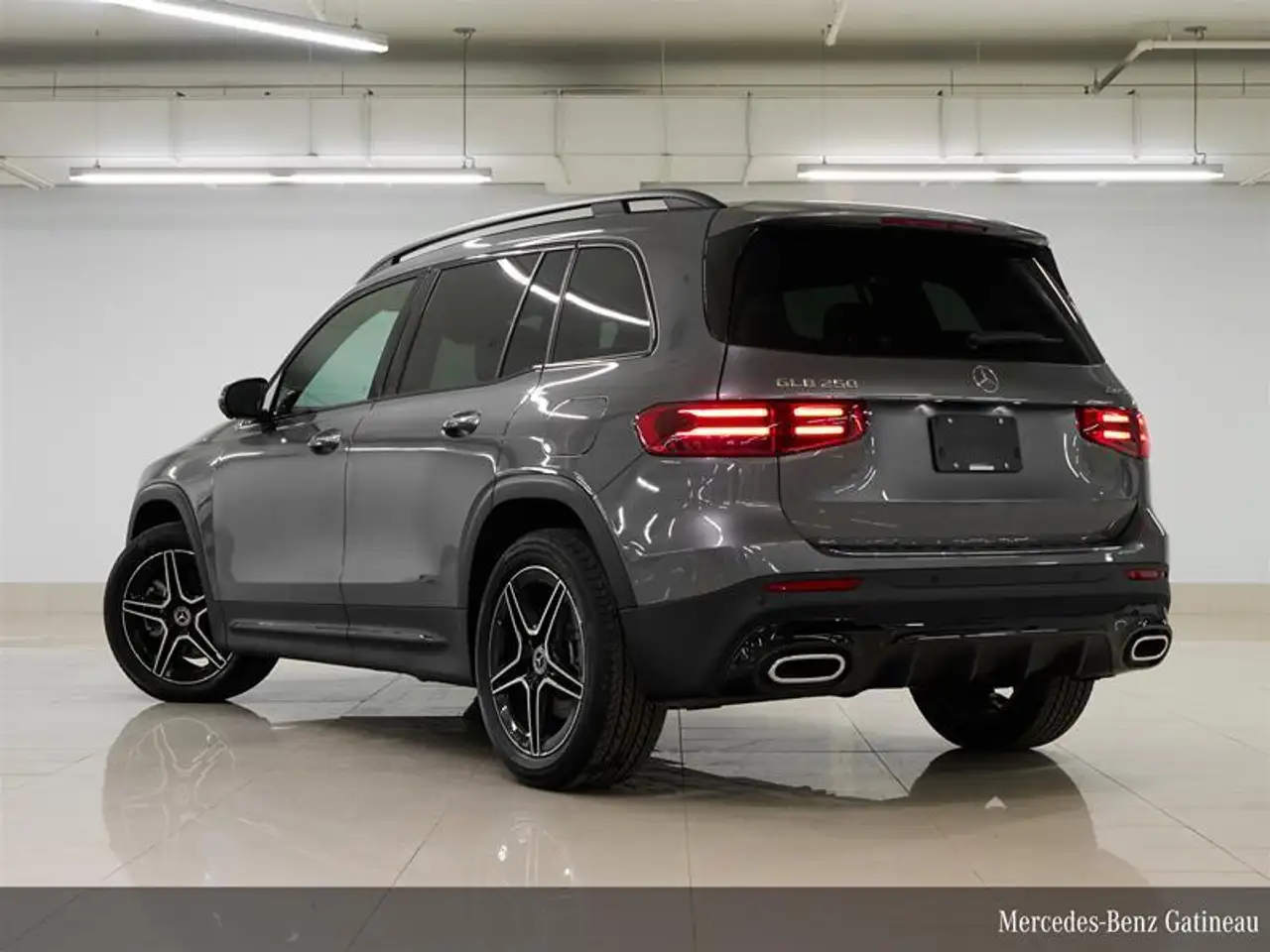 Mercedes-Benz GLB снимка Mercedes-Benz GLB