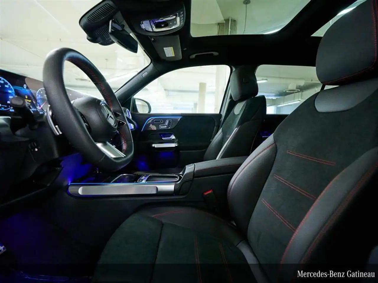 Mercedes-Benz GLB снимка Mercedes-Benz GLB