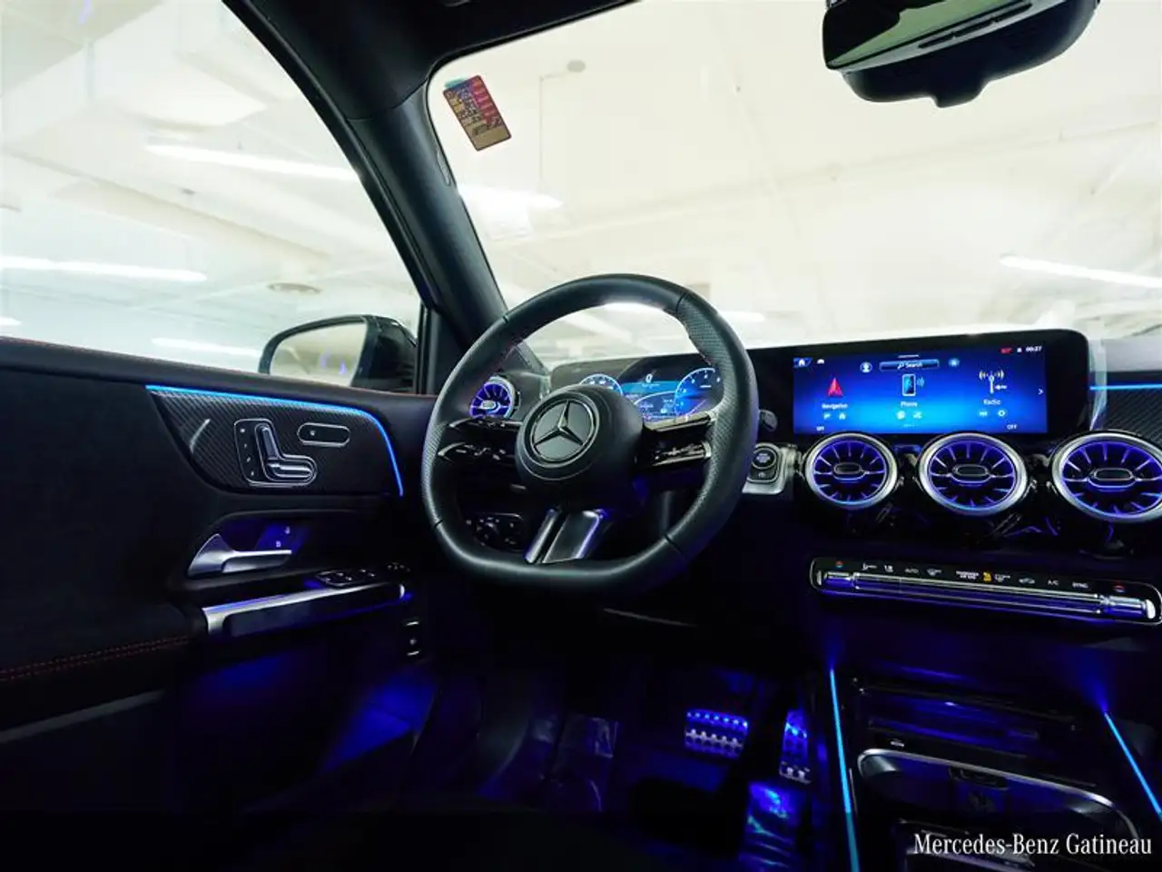 Mercedes-Benz GLB снимка Mercedes-Benz GLB
