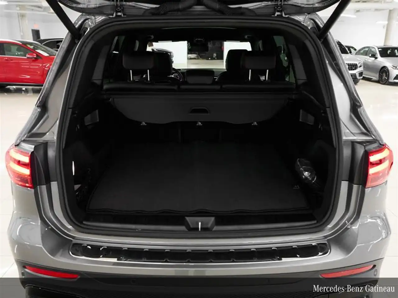 Mercedes-Benz GLB снимка Mercedes-Benz GLB
