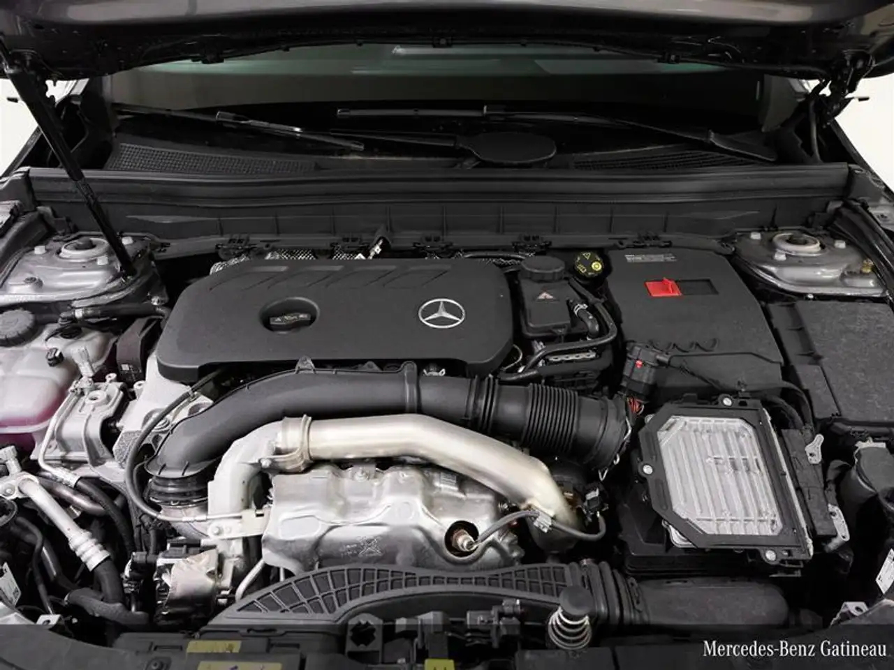 Mercedes-Benz GLB снимка Mercedes-Benz GLB