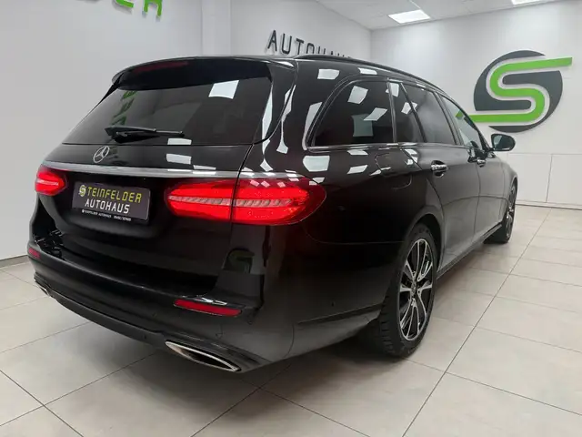 Mercedes-Benz E view 8