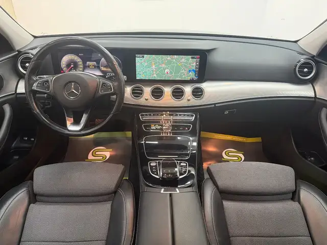 Mercedes-Benz E view 11
