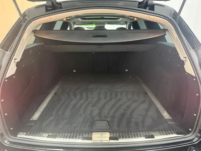 Mercedes-Benz E view 14