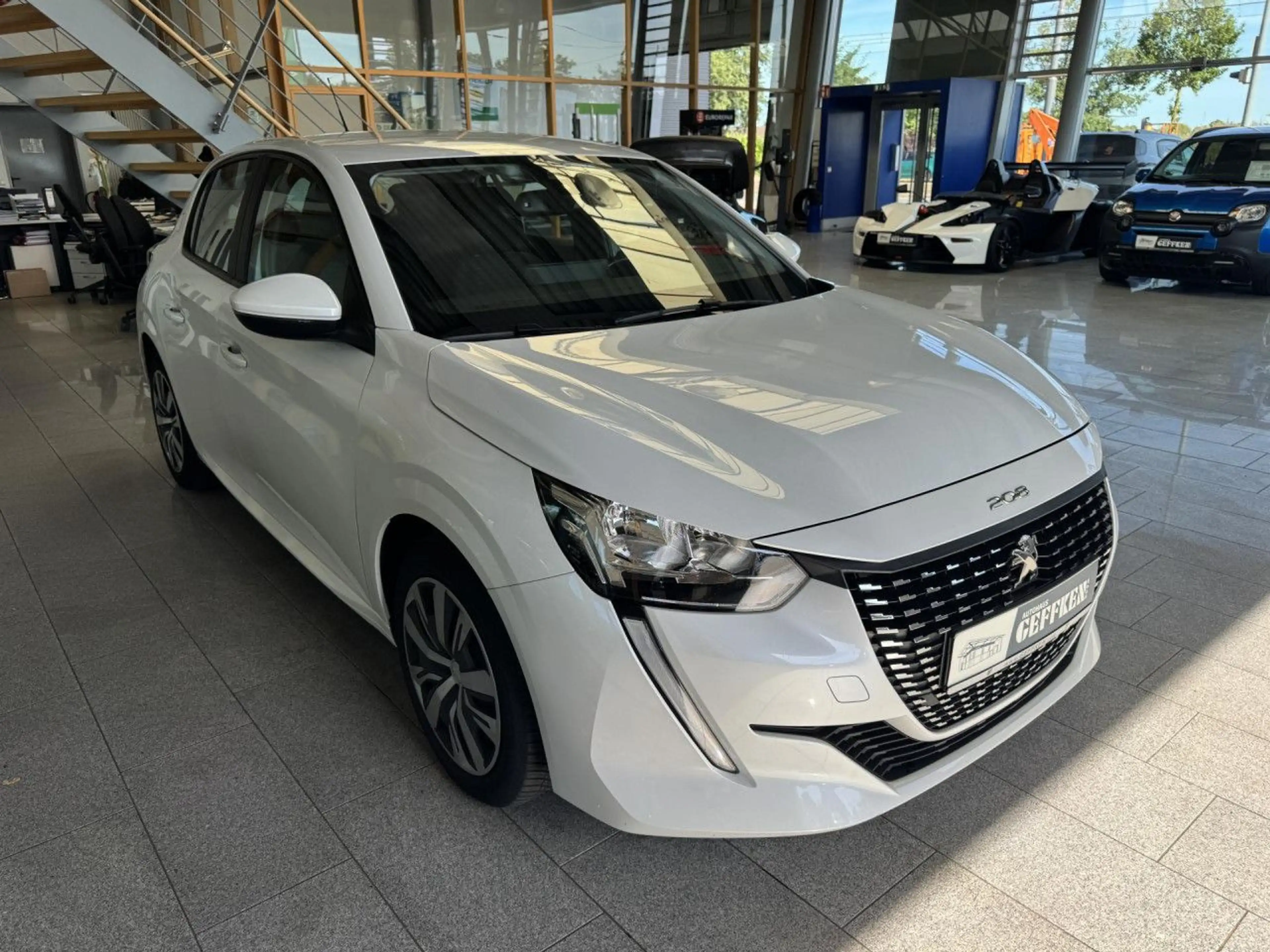 Peugeot 208 PureTech 100 Active, Sitzheizung! Bluetooth — photo 2