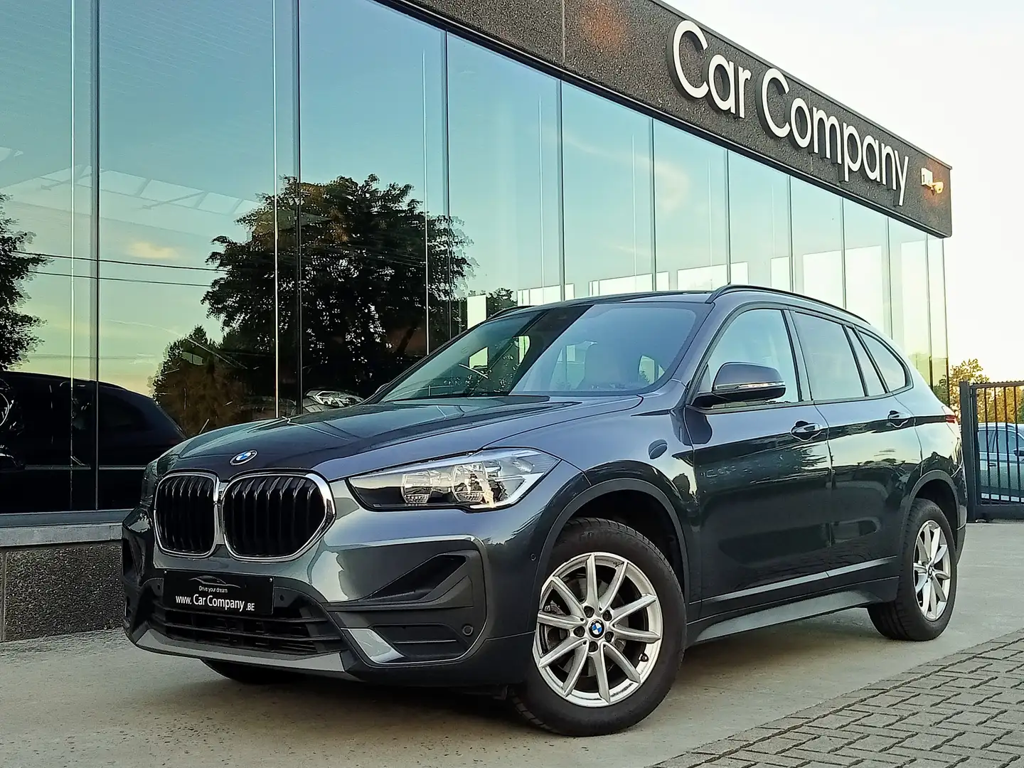 BMW X1 X1 sDrive18i Aut.*GPS PRO*LEDER*DAB*APPLE CPL*VKBH Gris - 1