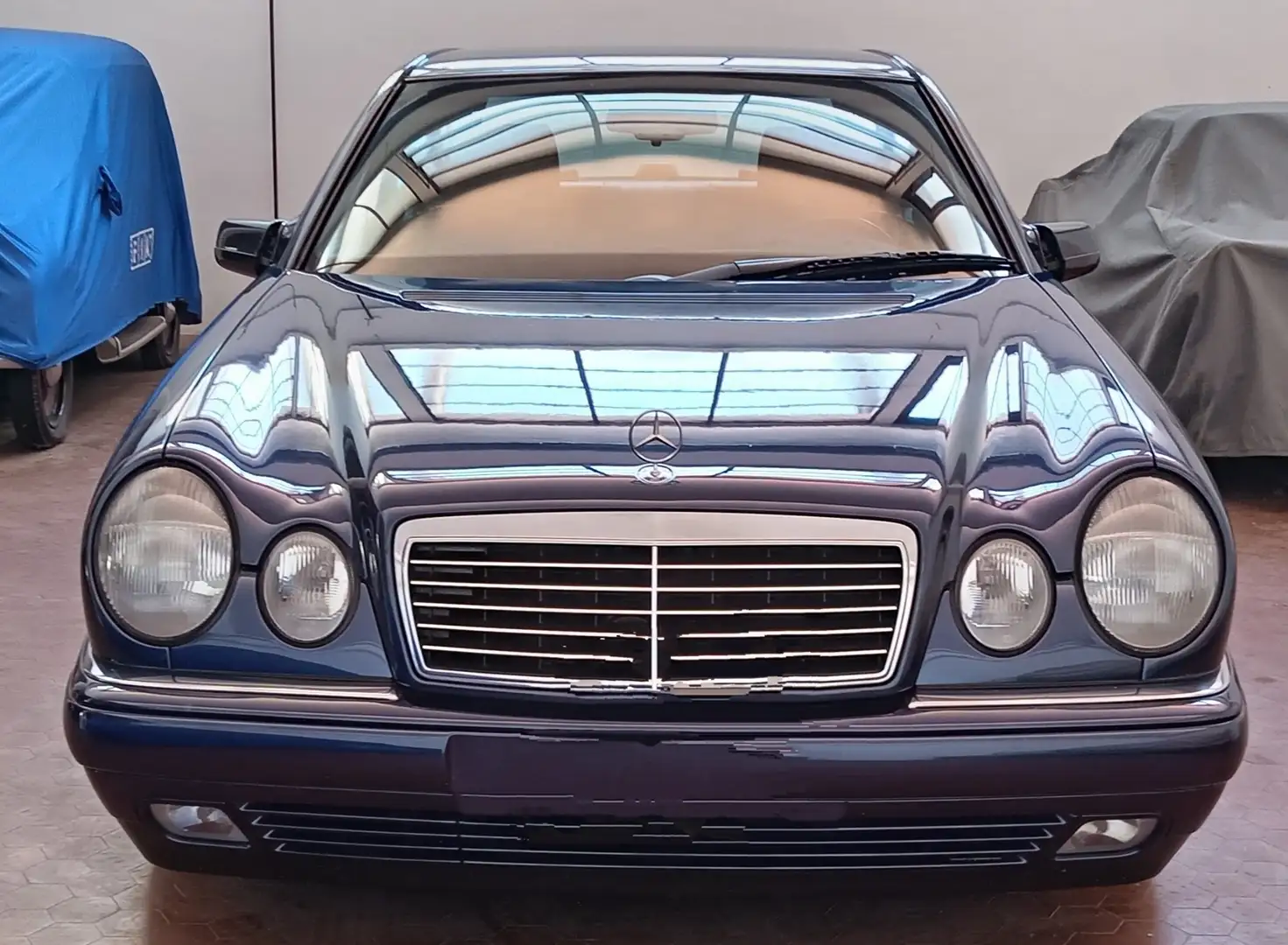 Mercedes-Benz E 200 Avantgarde Blu/Azzurro - 1