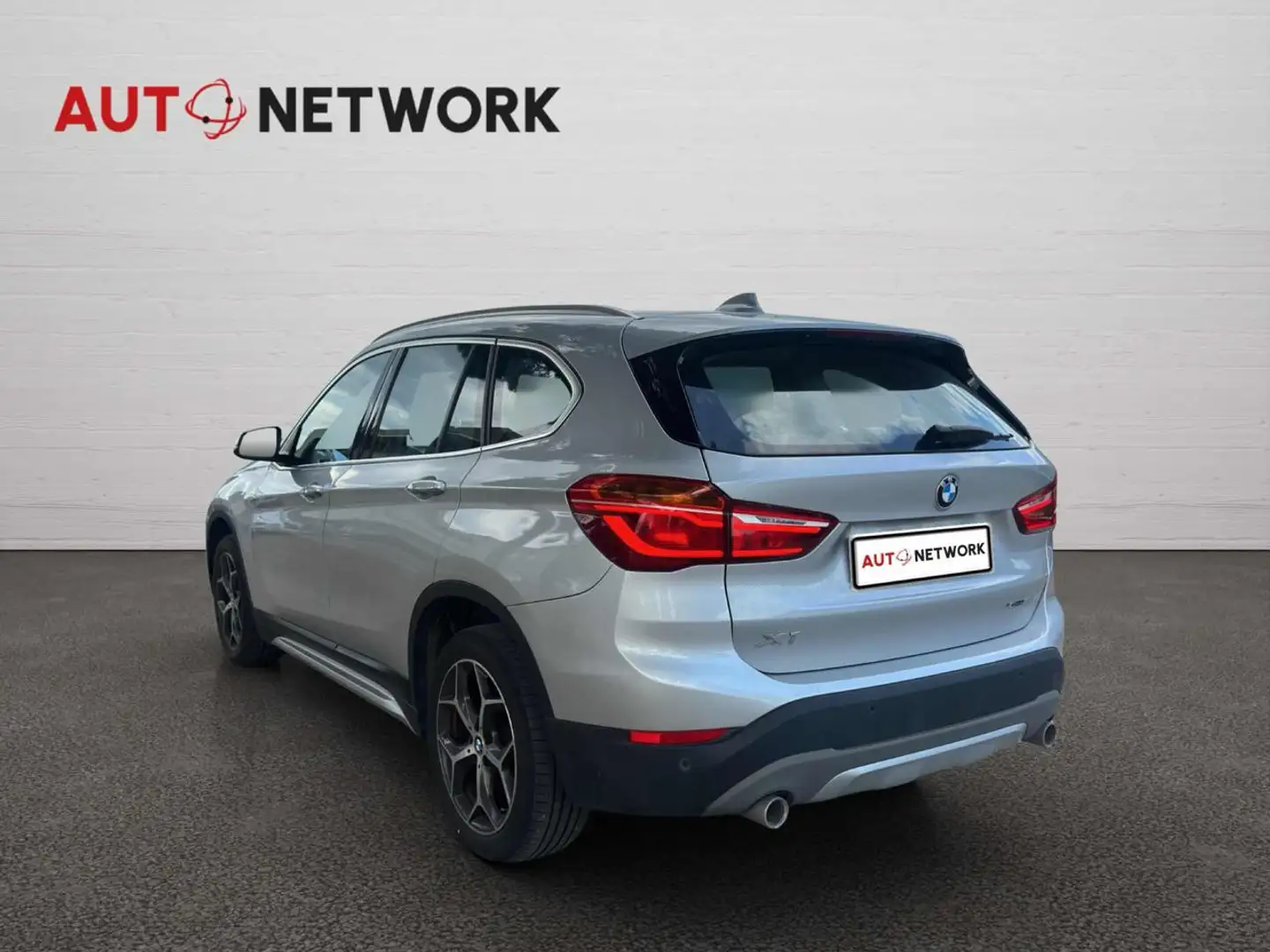 BMW X1 xDrive18d xLine Auto Grijs - 2