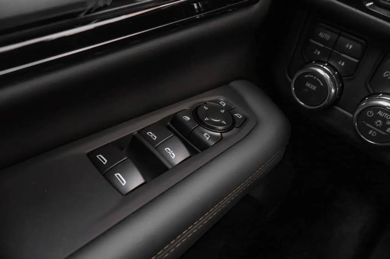 GMC Yukon снимка GMC Yukon