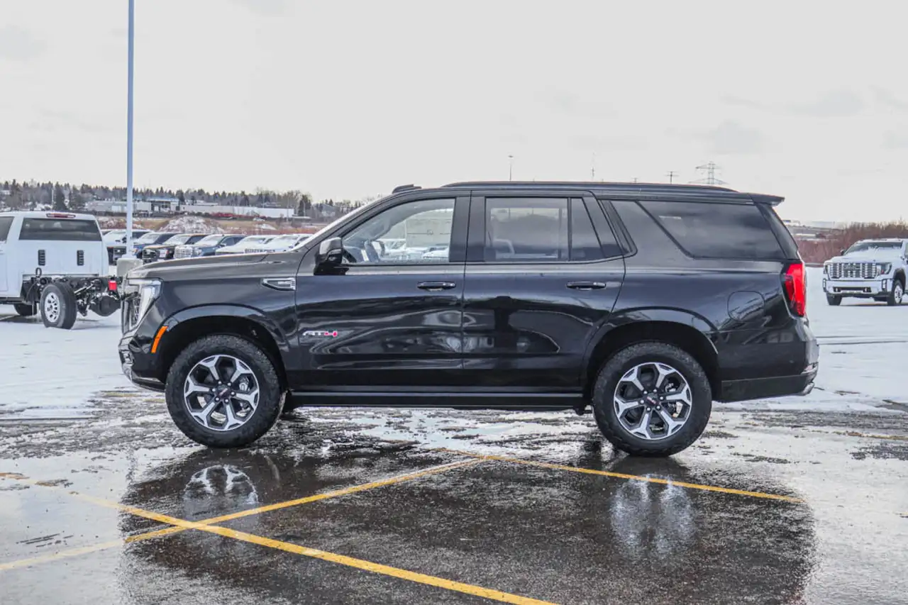 GMC Yukon снимка GMC Yukon