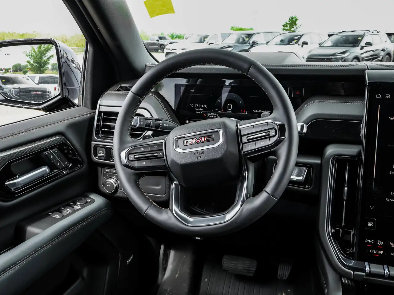 GMC Yukon photo GMC Yukon