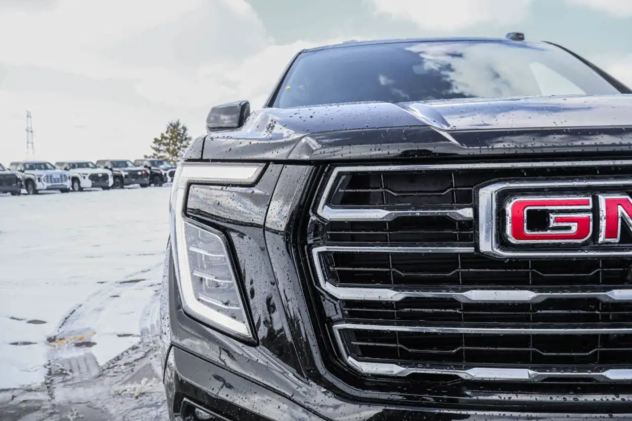 GMC Yukon снимка GMC Yukon