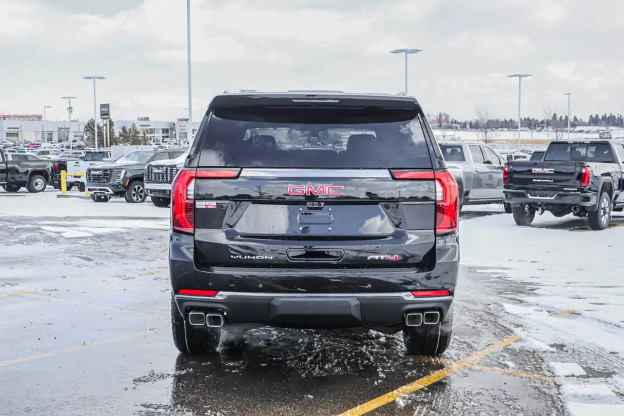 GMC Yukon снимка GMC Yukon