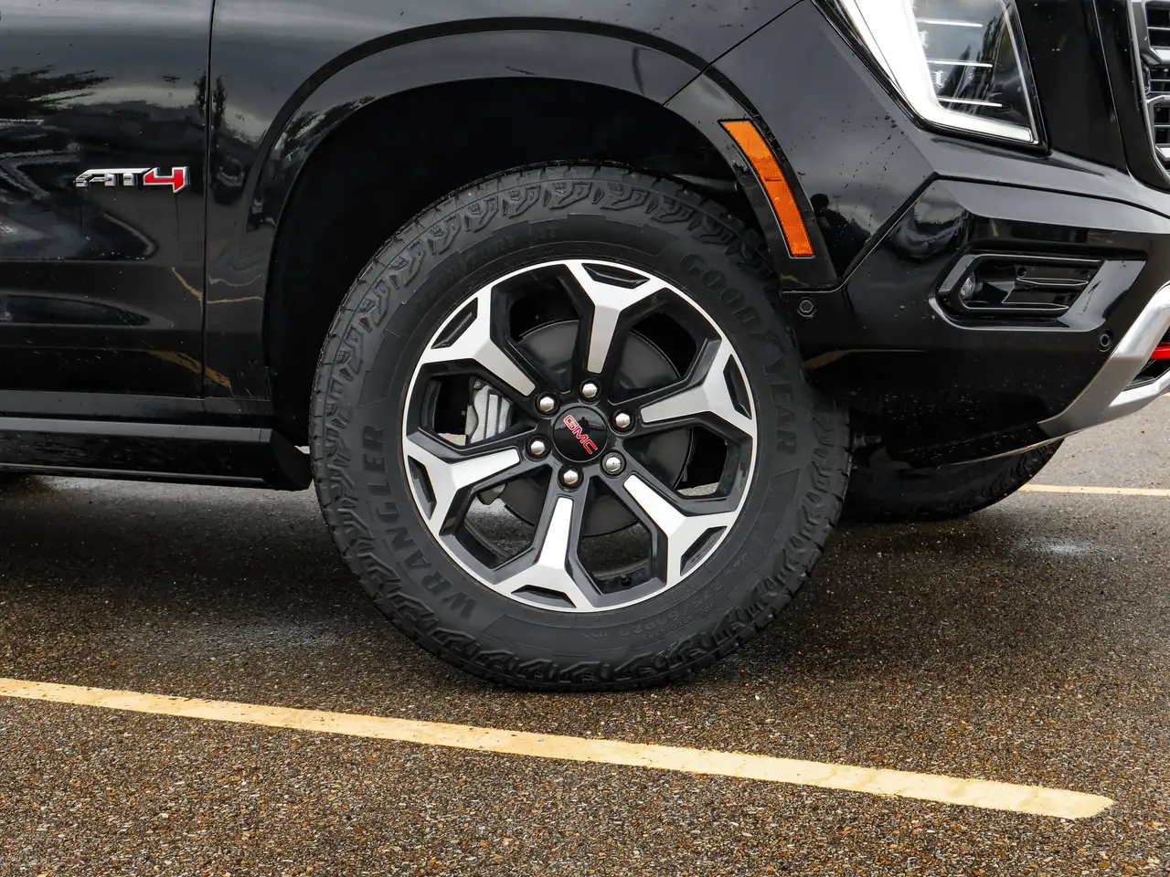 GMC Yukon photo GMC Yukon