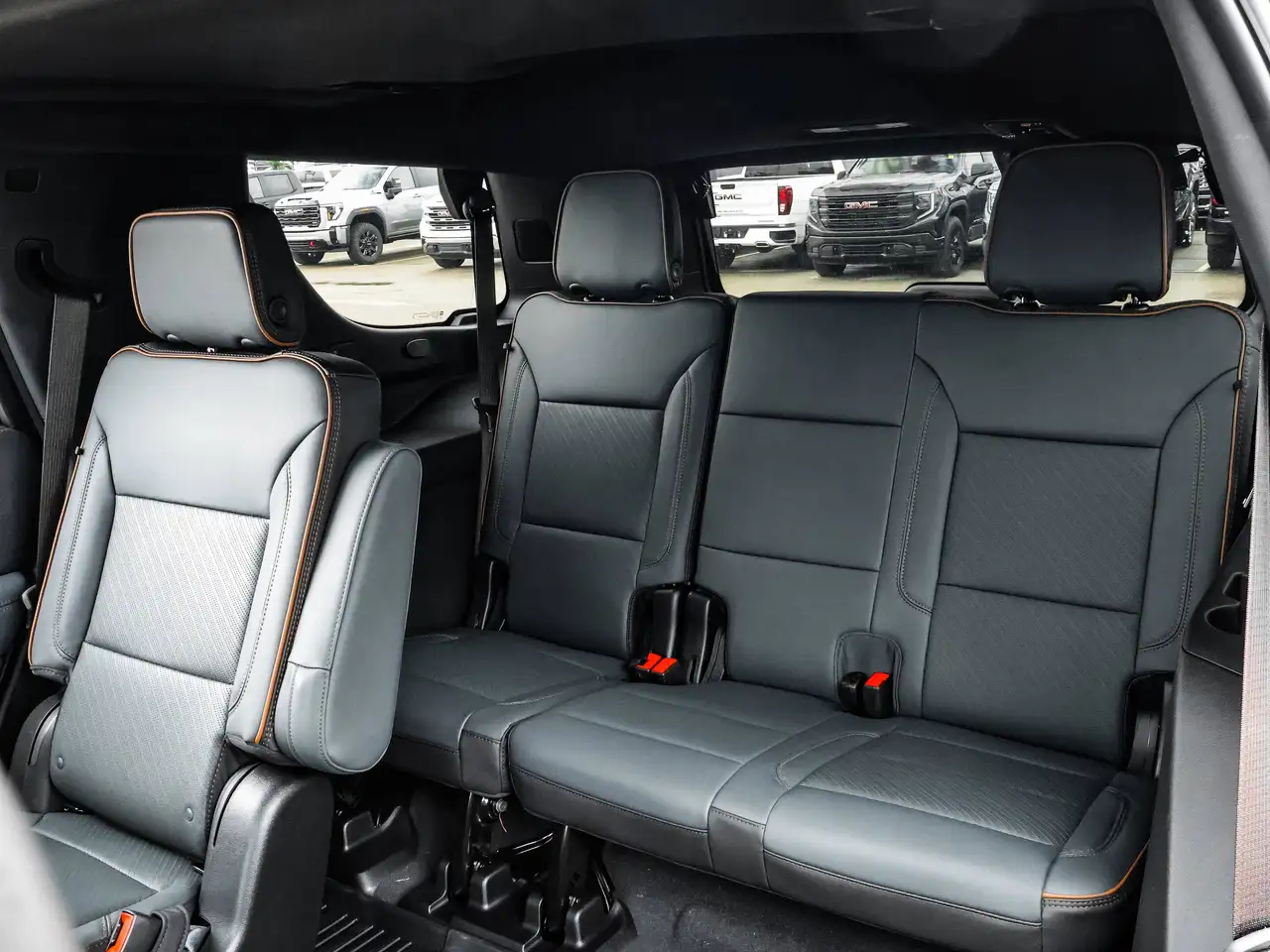 GMC Yukon photo GMC Yukon