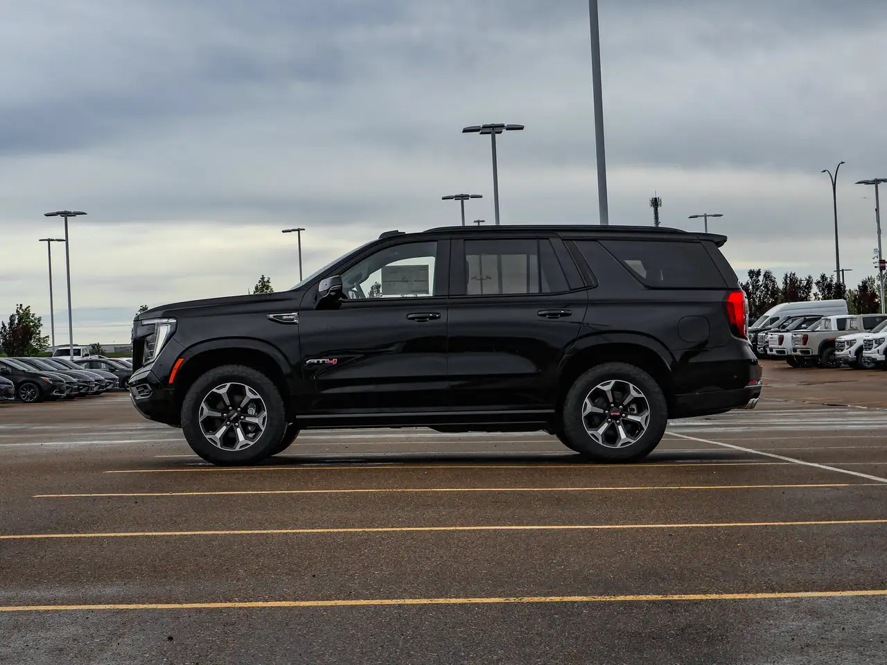 GMC Yukon photo GMC Yukon