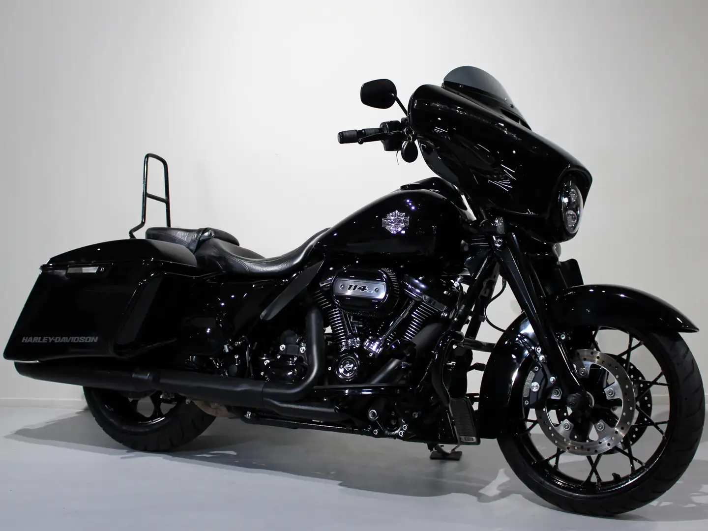 Harley-Davidson Street Glide - 2