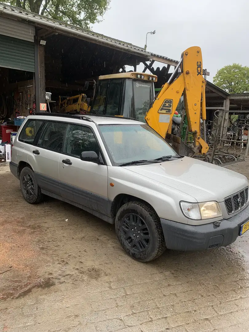 Subaru Forester 2.0 AWD Gri - 1