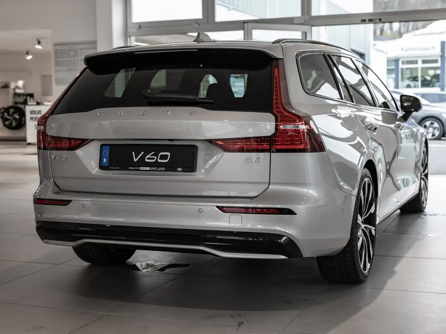 Volvo V60 B4 D Ultimate Dark NAVI LED HUD 360° PANO Silber - 2