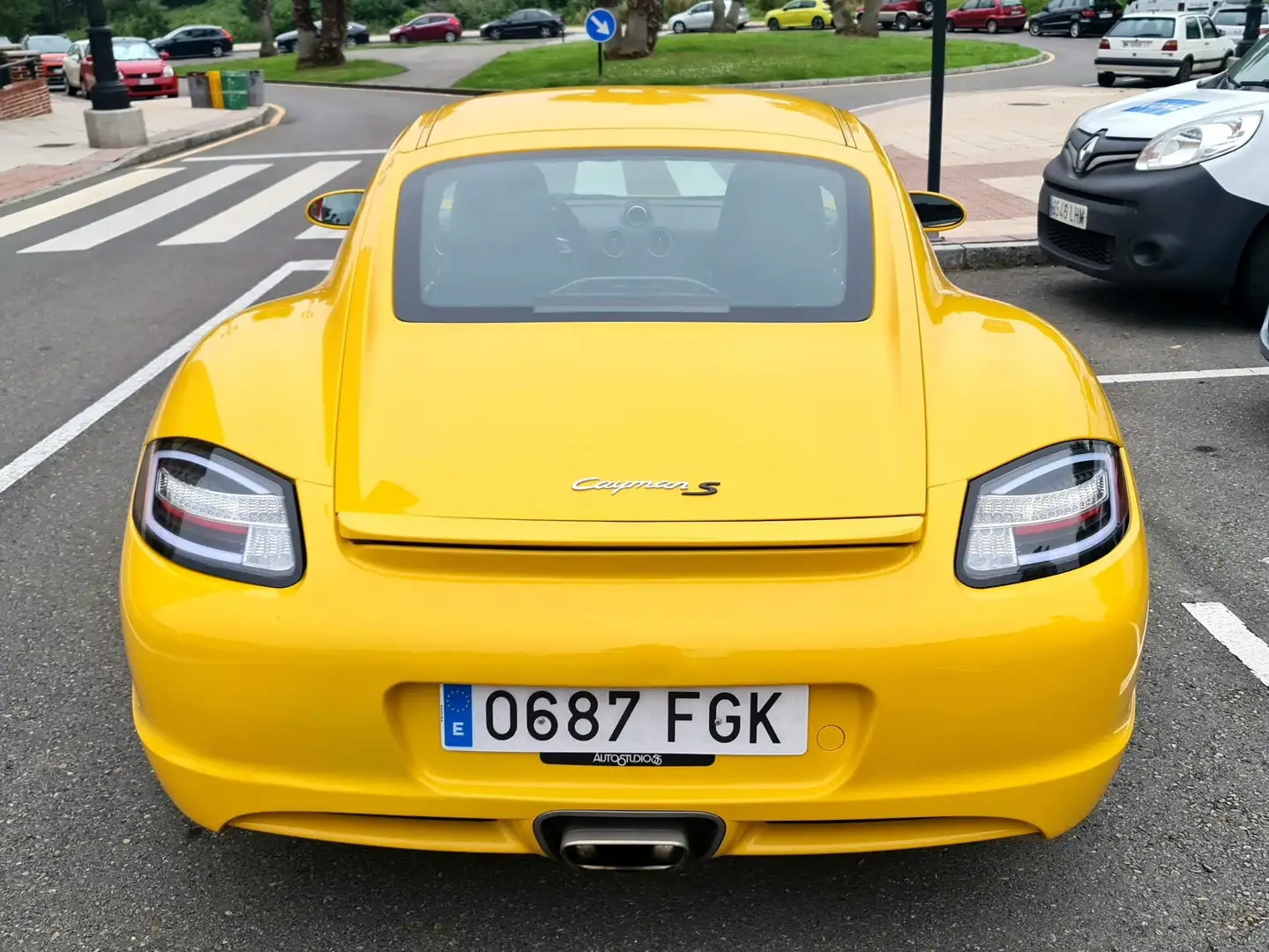 Porsche Cayman Galben - 2