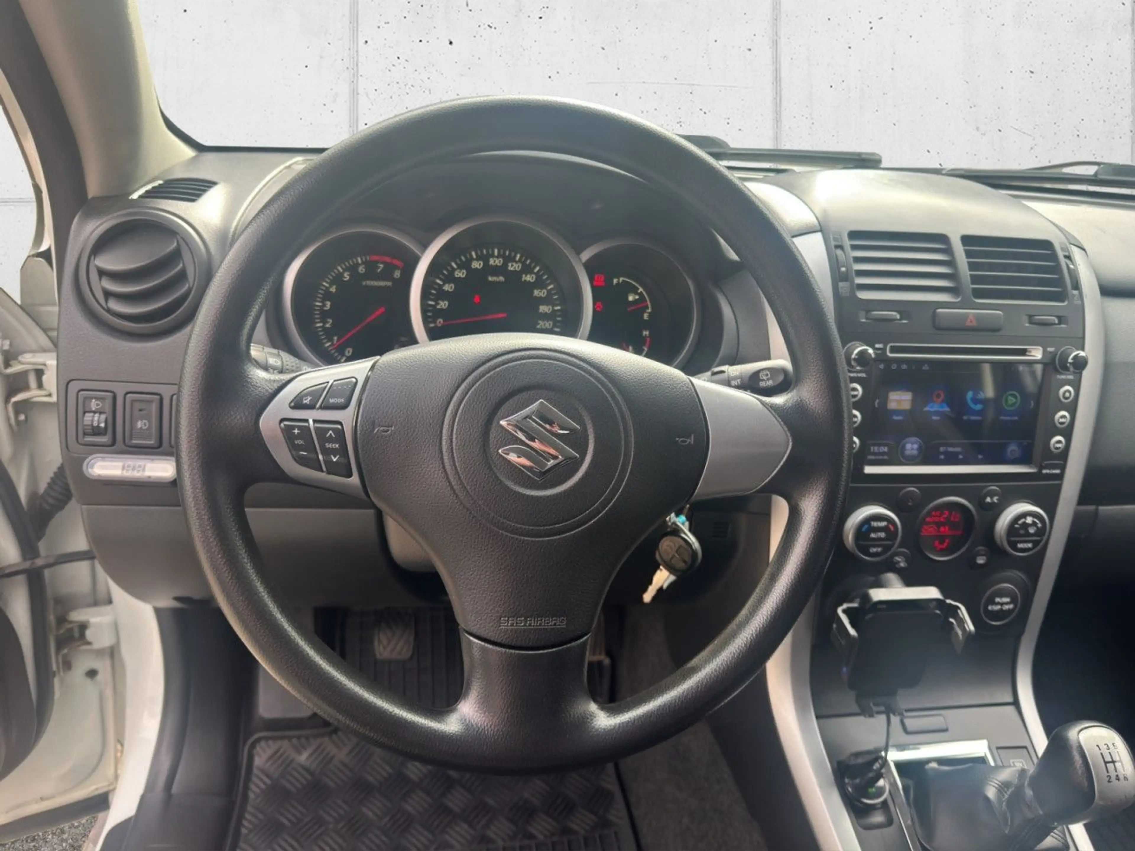 Suzuki Grand Vitara 1.6 4x4 Offroadpaket Seilwinde Klima — photo 10