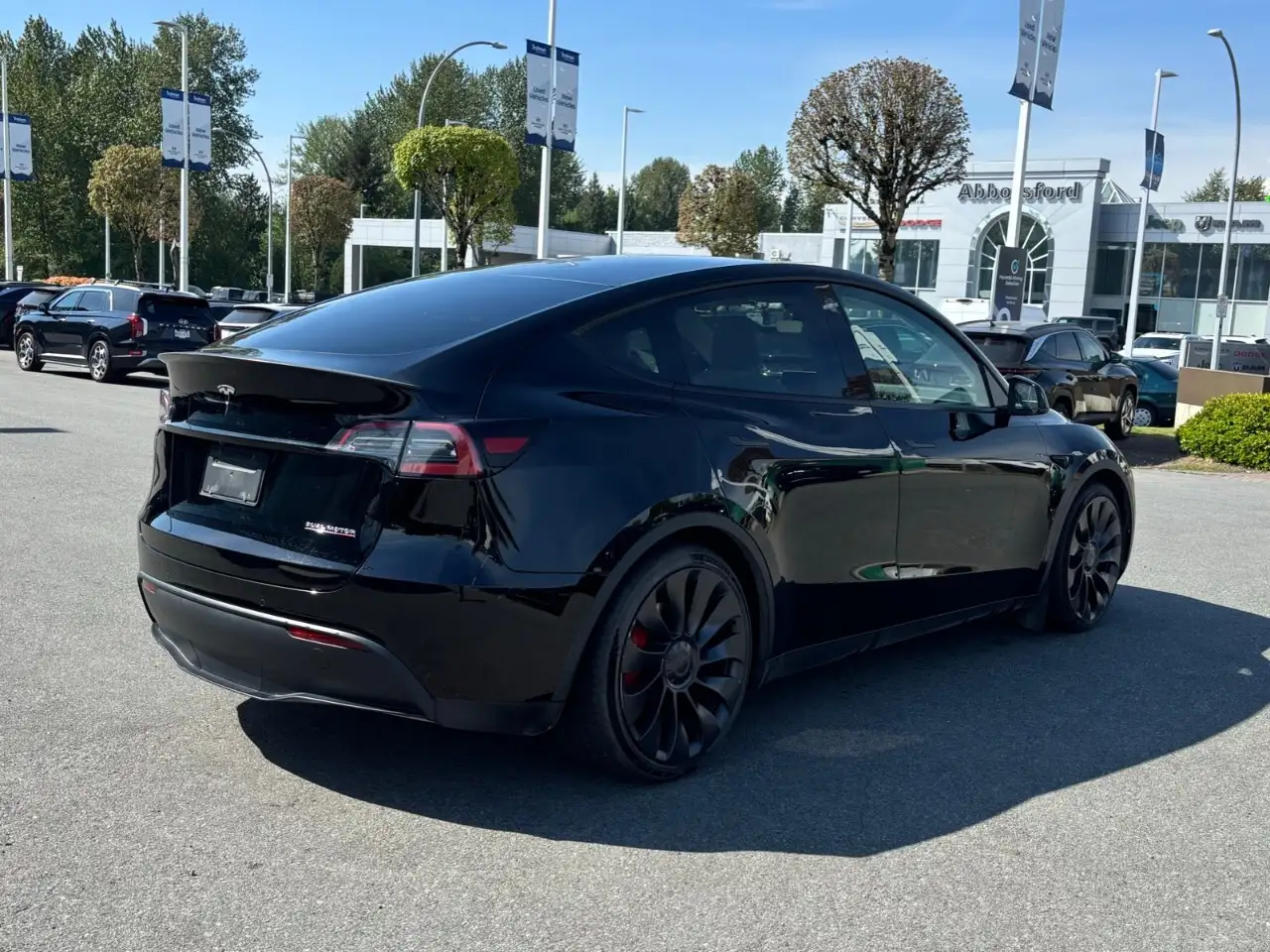 Tesla Model Y снимка Tesla Model Y