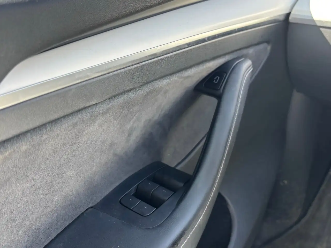 Tesla Model Y снимка Tesla Model Y