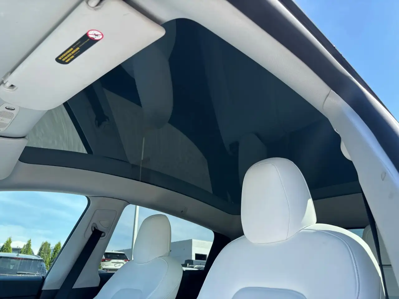 Tesla Model Y снимка Tesla Model Y