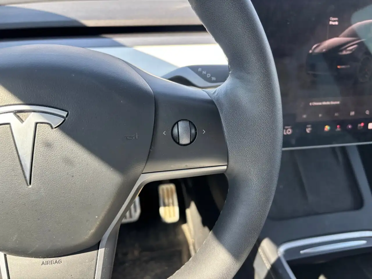 Tesla Model Y снимка Tesla Model Y
