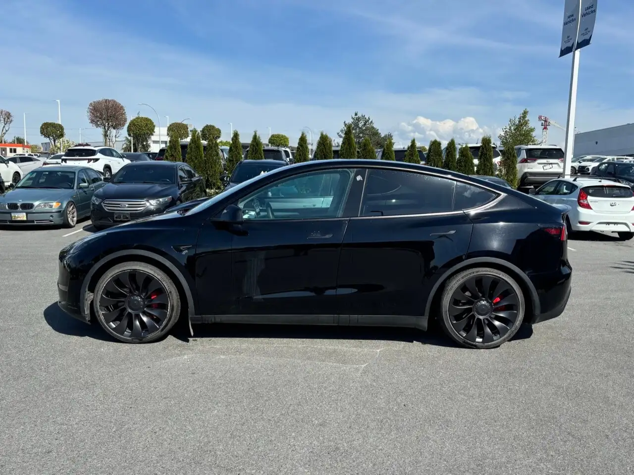 Tesla Model Y снимка Tesla Model Y
