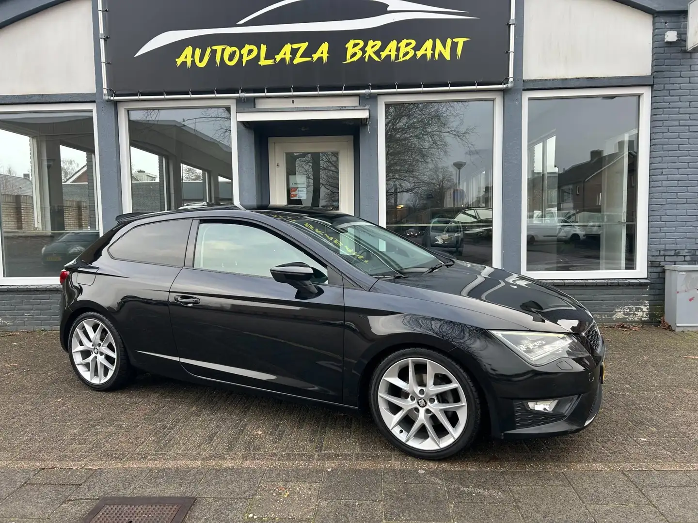 SEAT Leon SC 1.4 TSI ACT FR / NAVI / PDC / CRUISE / LED Schwarz - 2
