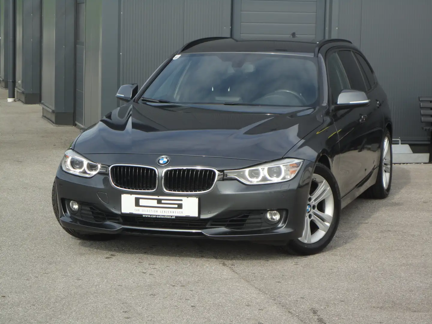 BMW 320 i*///M Lenkrad*Xenon* Gris - 2