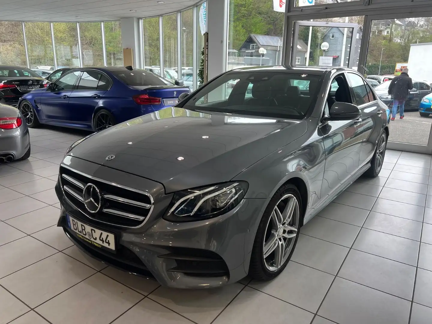 Mercedes-Benz E 350 AMG LINE * Widescreen * Ahk * Сірий - 1