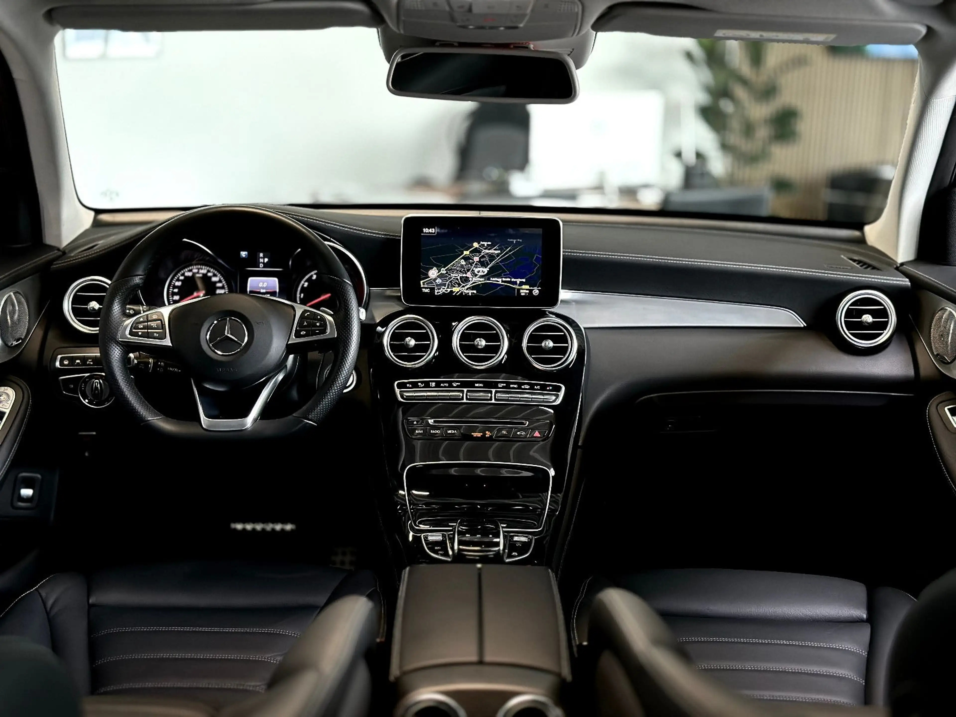 Mercedes-Benz GLC 250 4Matic Distro+*Kamera*Keyless*Burmester* — photo 10
