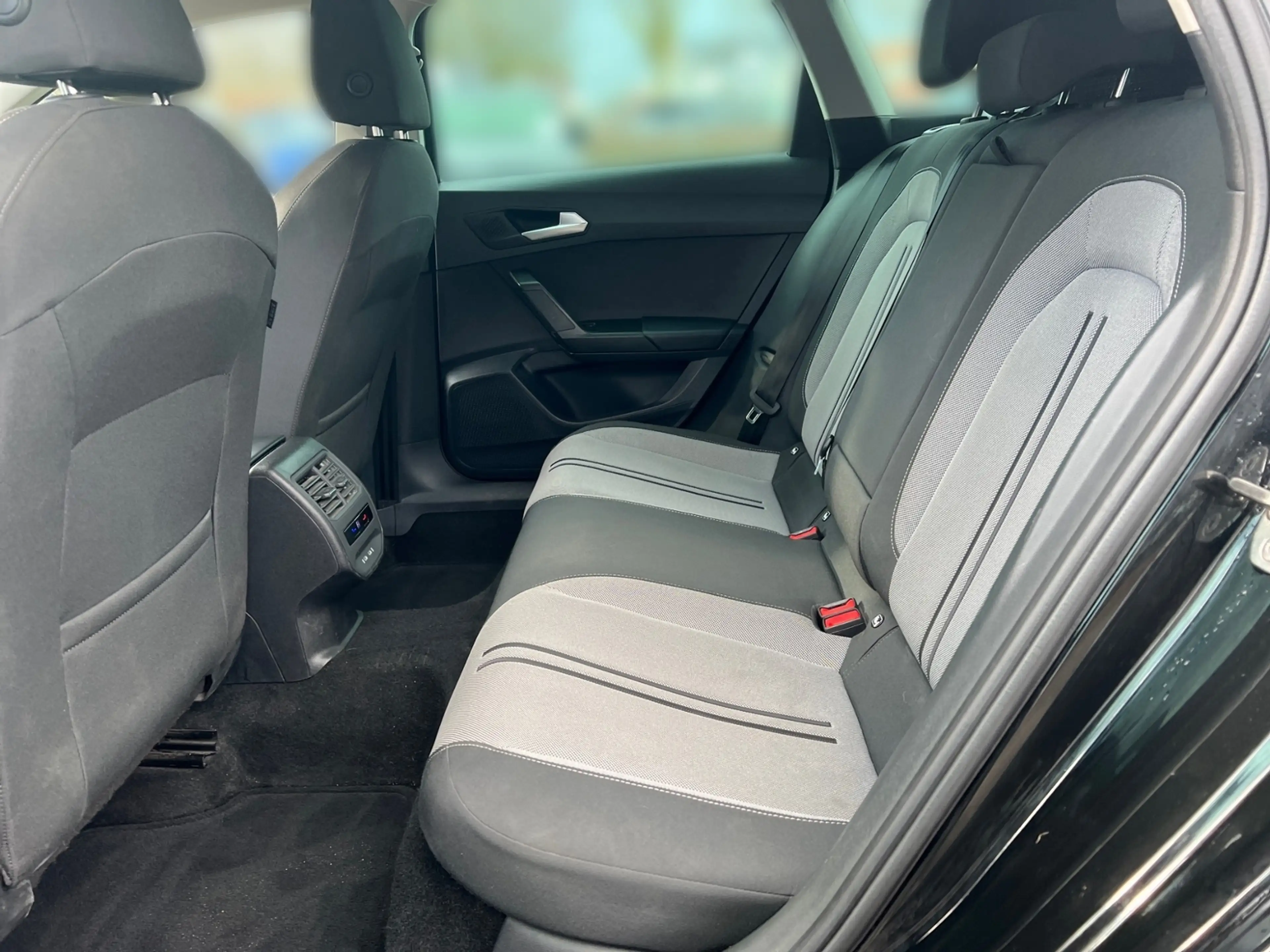 SEAT Leon ST 2.0 TDI DSG STYLE AHK+BEATS +LED +TEMPO +NAVI — photo 14