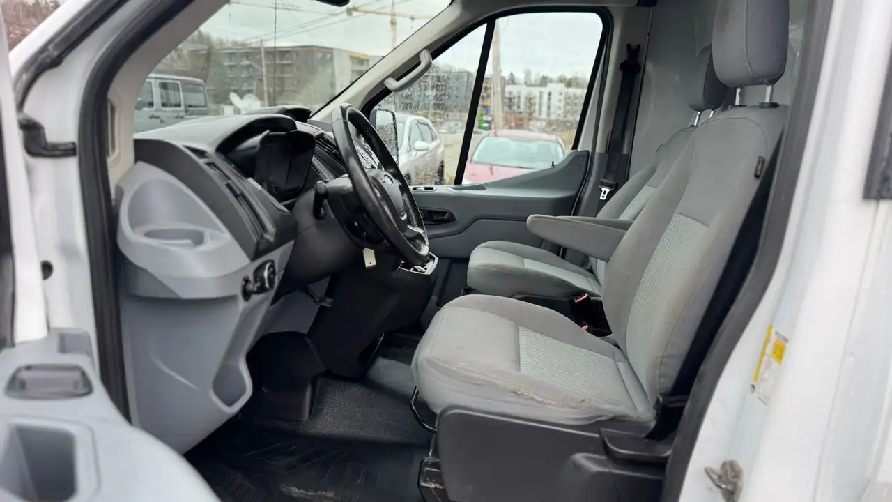Ford Transit Cargo Van снимка Ford Transit Cargo Van